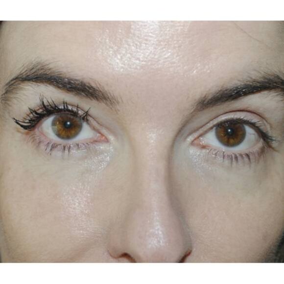 Tom Ford Extreme Badass Mascara in 01 Badass Black - Picture 4 of 5